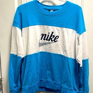 Nike women’s XL long sleeve top